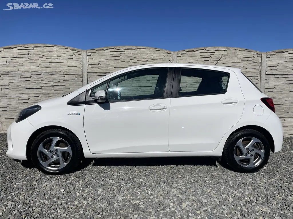 Náhled: Toyota Yaris 1.5i 16v HYBRID 142TKM TOP 1A